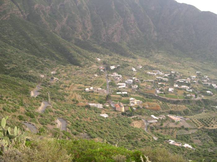 Pollara, village dans un cratre