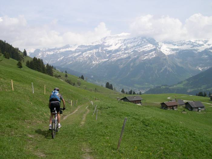 Johann et au fond les Diablerets.